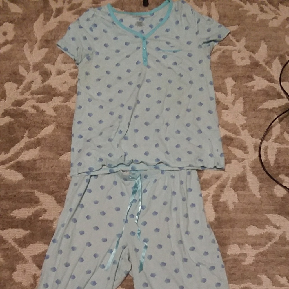 Crofton and borrow Capri pajamas FREE WITH BUNDLE